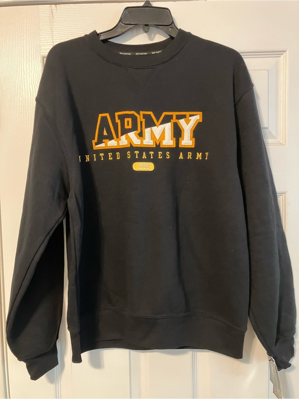 United States Army Gear for Sports Embroidered Crewneck Sweatshirt Sz Med NWT!